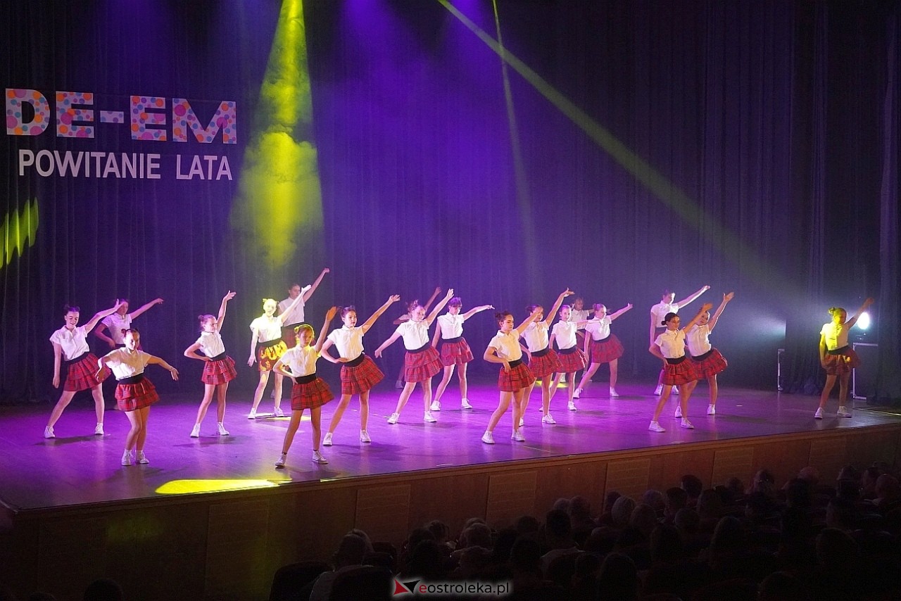 Zespół Tańca Współczesnego De-eM przywitał lato w rytmie K-popu! [16.06.2024] - zdjęcie #19 - eOstroleka.pl