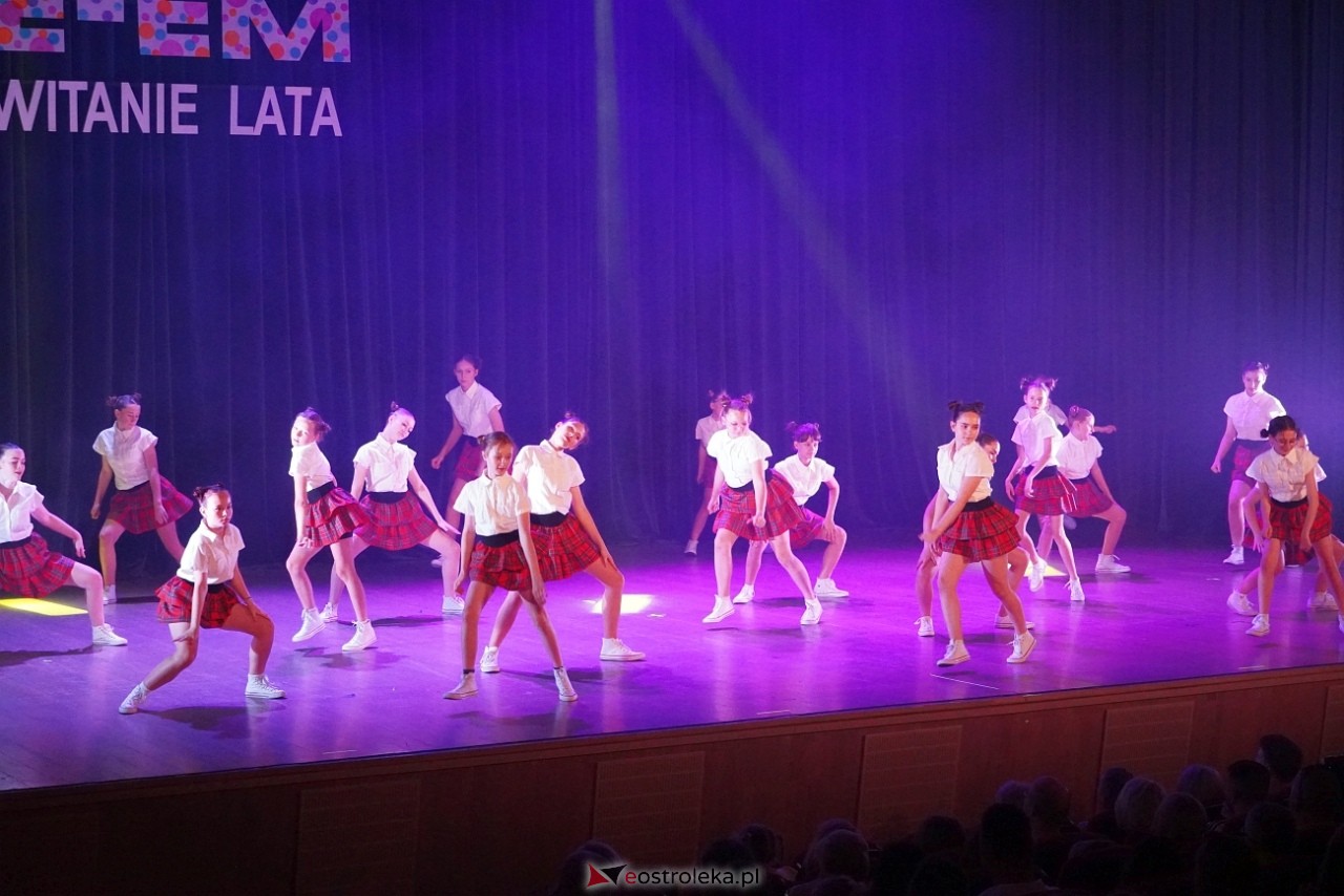 Zespół Tańca Współczesnego De-eM przywitał lato w rytmie K-popu! [16.06.2024] - zdjęcie #17 - eOstroleka.pl