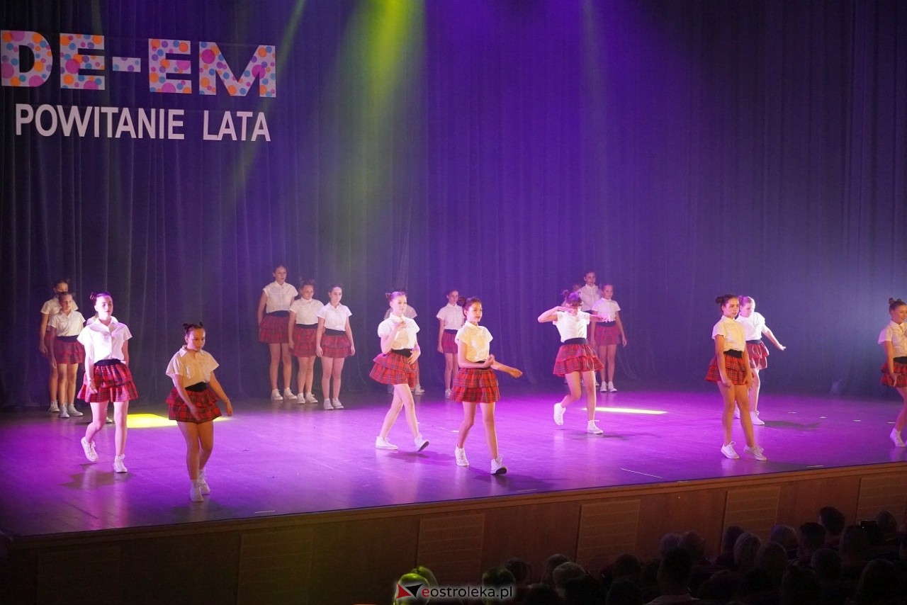 Zespół Tańca Współczesnego De-eM przywitał lato w rytmie K-popu! [16.06.2024] - zdjęcie #5 - eOstroleka.pl