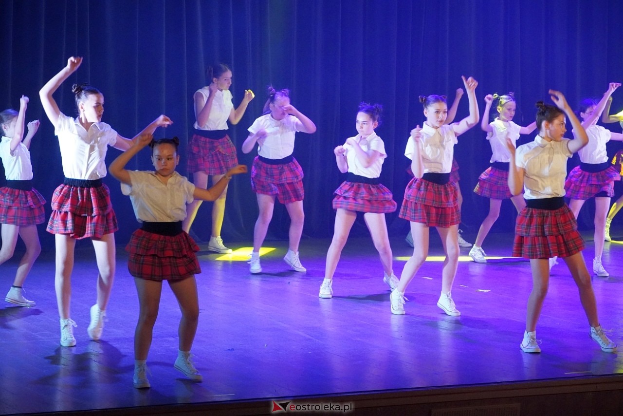 Zespół Tańca Współczesnego De-eM przywitał lato w rytmie K-popu! [16.06.2024] - zdjęcie #3 - eOstroleka.pl