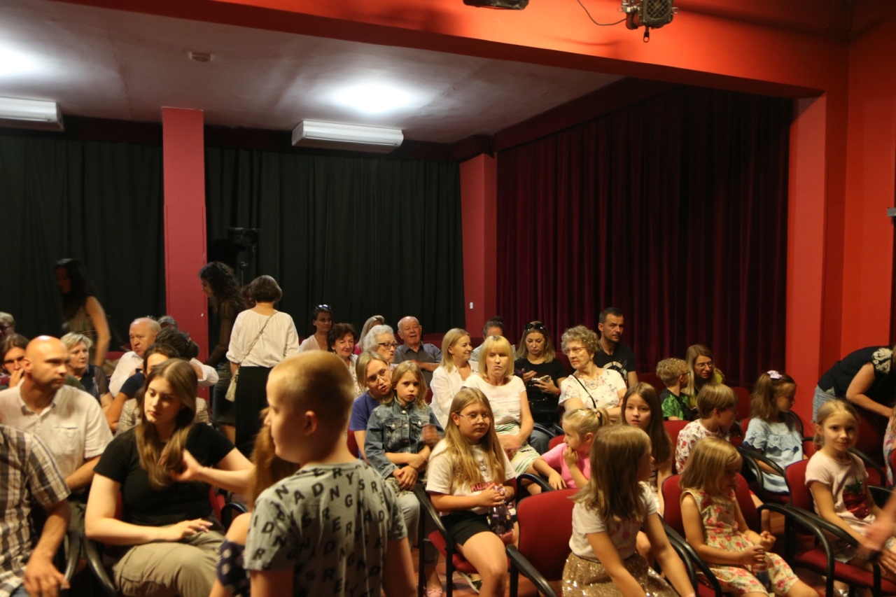 Spektakle Ostrołęckiej Sceny Autorskiej w Klubie Oczko[16.06.24] - zdjęcie #13 - eOstroleka.pl