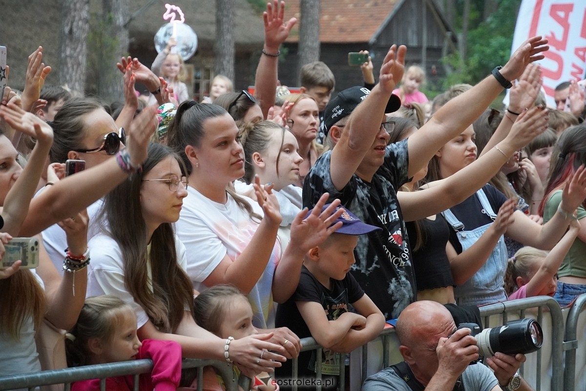 Wesele Kurpiowskie 2024 - koncert Cleo w Kadzidle [16.06.2024] - zdjęcie #55 - eOstroleka.pl