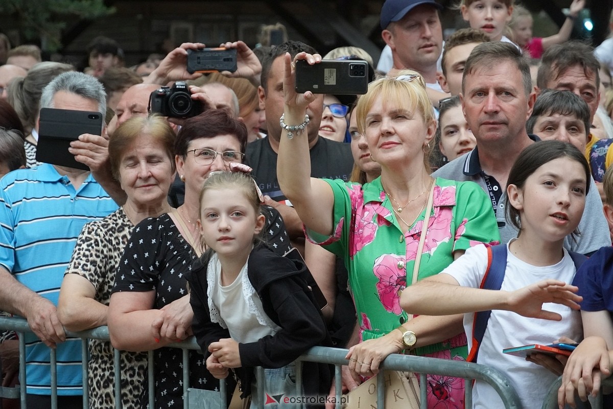 Wesele Kurpiowskie 2024 - koncert Cleo w Kadzidle [16.06.2024] - zdjęcie #50 - eOstroleka.pl