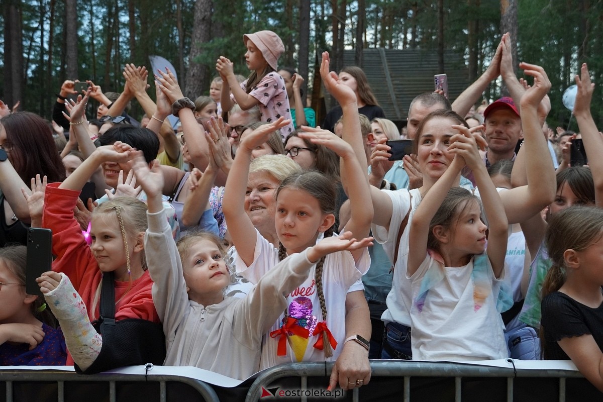 Wesele Kurpiowskie 2024 - koncert Cleo w Kadzidle [16.06.2024] - zdjęcie #41 - eOstroleka.pl