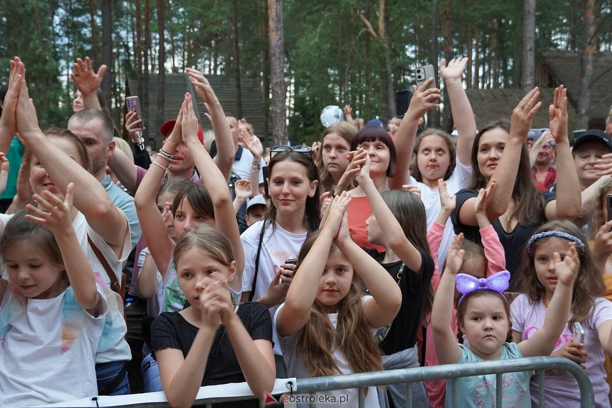 Wesele Kurpiowskie 2024 - koncert Cleo w Kadzidle [16.06.2024] - zdjęcie #40 - eOstroleka.pl