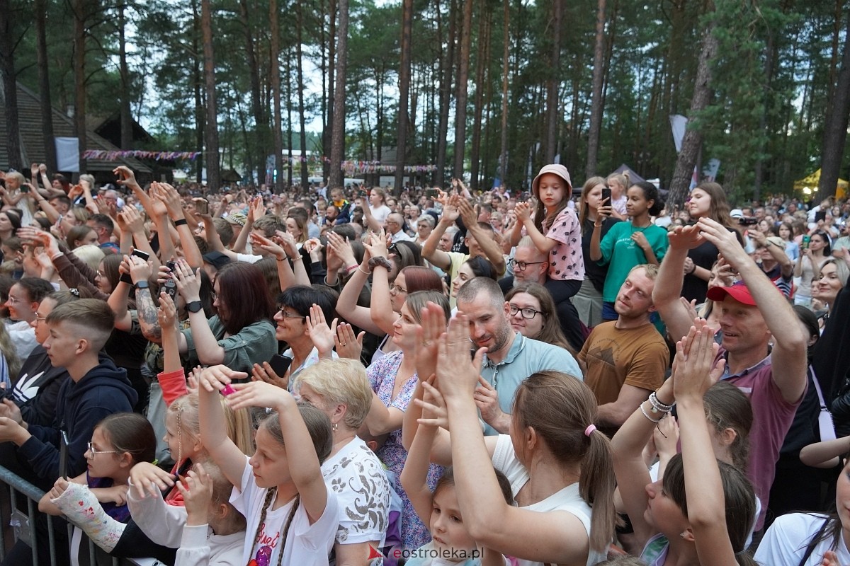 Wesele Kurpiowskie 2024 - koncert Cleo w Kadzidle [16.06.2024] - zdjęcie #39 - eOstroleka.pl