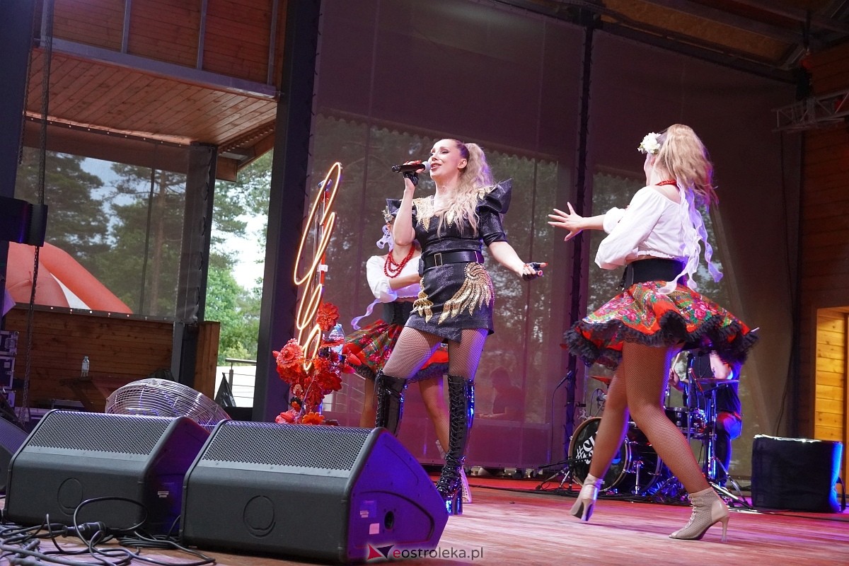 Wesele Kurpiowskie 2024 - koncert Cleo w Kadzidle [16.06.2024] - zdjęcie #12 - eOstroleka.pl