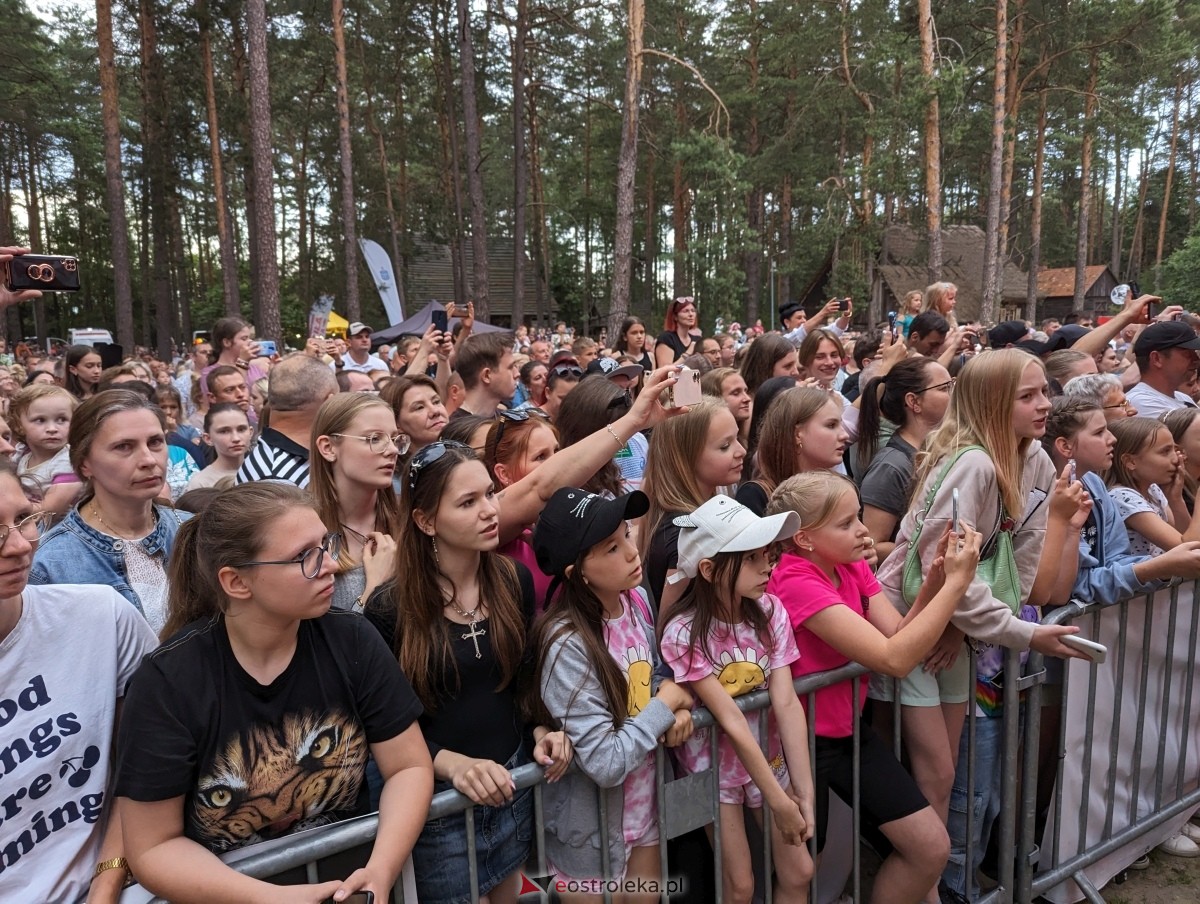 Wesele Kurpiowskie 2024 - koncert Cleo w Kadzidle [16.06.2024] - zdjęcie #109 - eOstroleka.pl