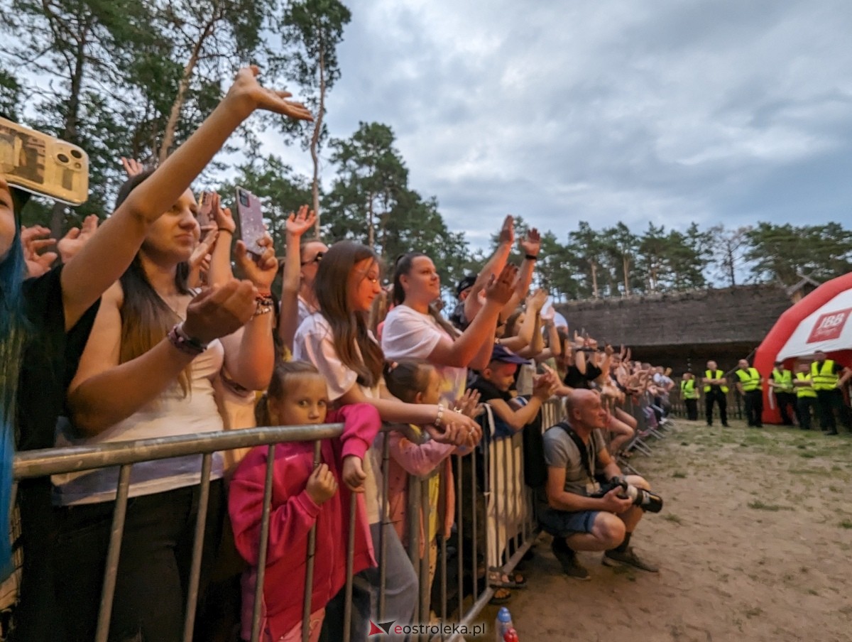 Wesele Kurpiowskie 2024 - koncert Cleo w Kadzidle [16.06.2024] - zdjęcie #97 - eOstroleka.pl