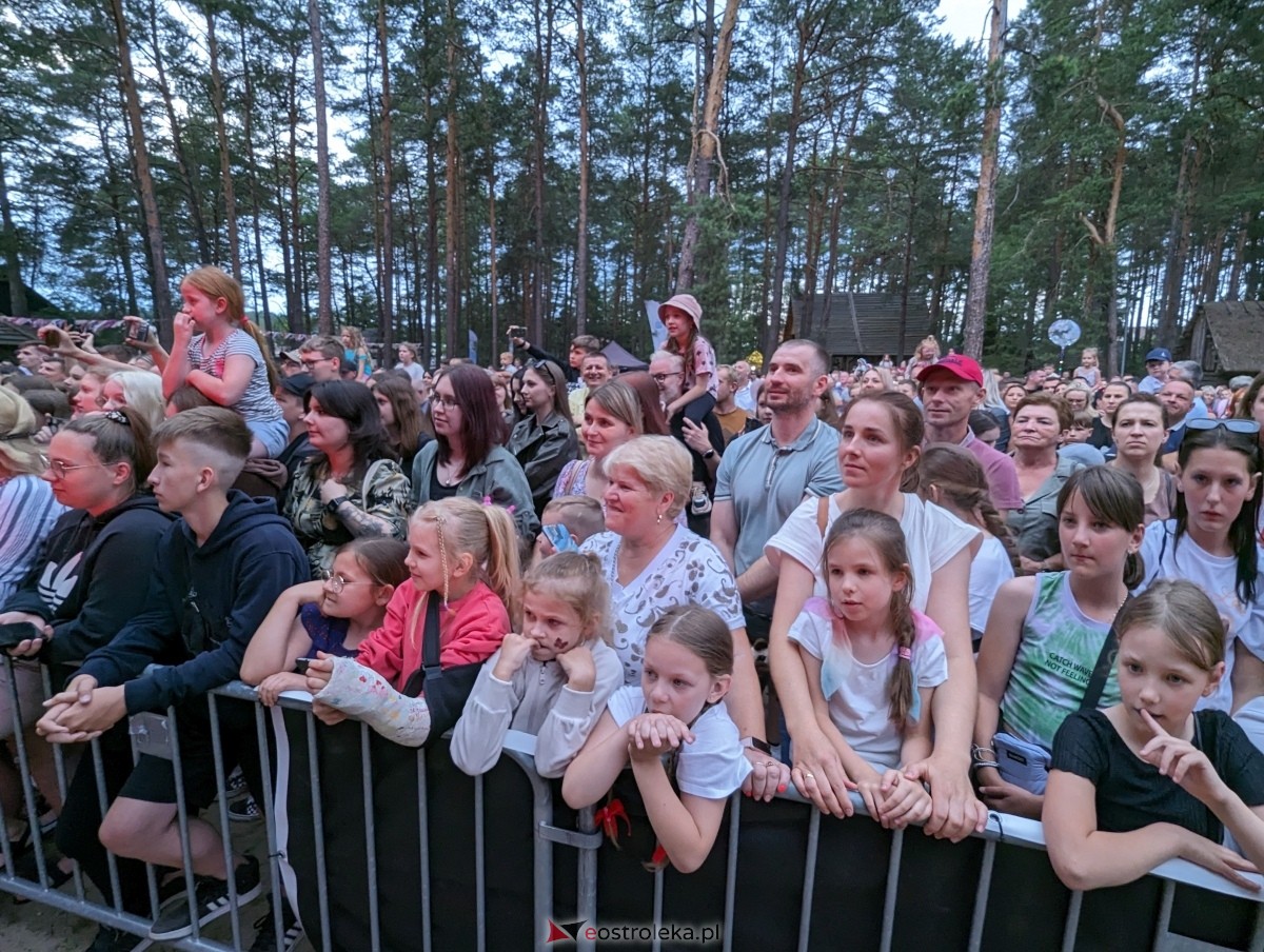 Wesele Kurpiowskie 2024 - koncert Cleo w Kadzidle [16.06.2024] - zdjęcie #93 - eOstroleka.pl