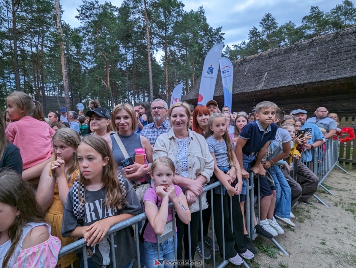 Wesele Kurpiowskie 2024 - koncert Cleo w Kadzidle [16.06.2024] - zdjęcie #90 - eOstroleka.pl