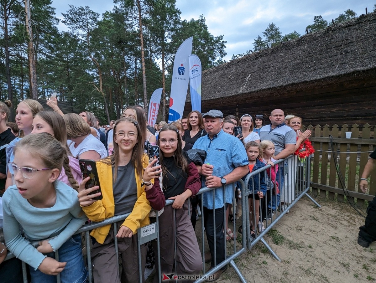 Wesele Kurpiowskie 2024 - koncert Cleo w Kadzidle [16.06.2024] - zdjęcie #87 - eOstroleka.pl
