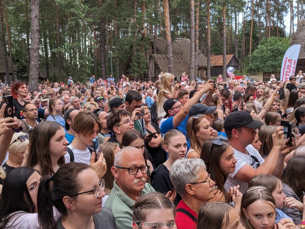 Wesele Kurpiowskie 2024 - koncert Cleo w Kadzidle [16.06.2024] - zdjęcie #75 - eOstroleka.pl