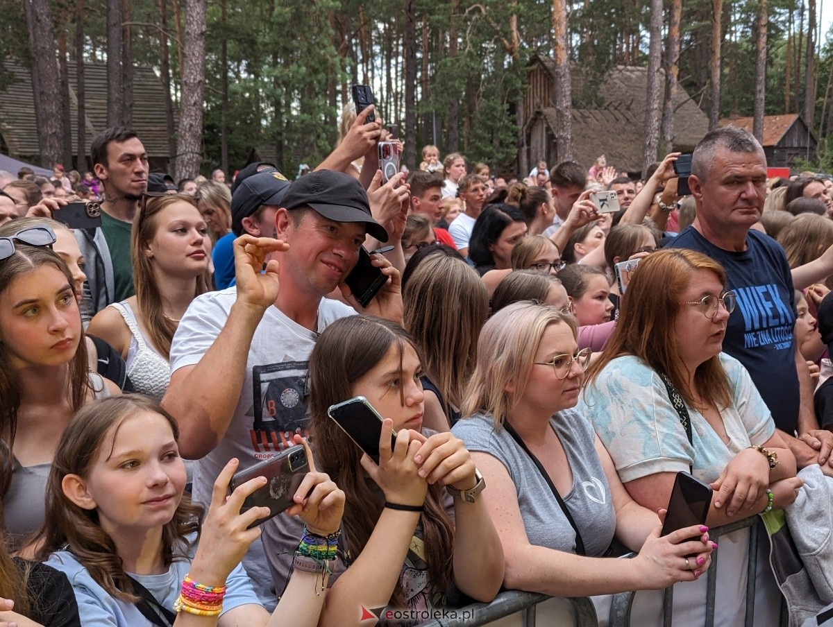 Wesele Kurpiowskie 2024 - koncert Cleo w Kadzidle [16.06.2024] - zdjęcie #61 - eOstroleka.pl