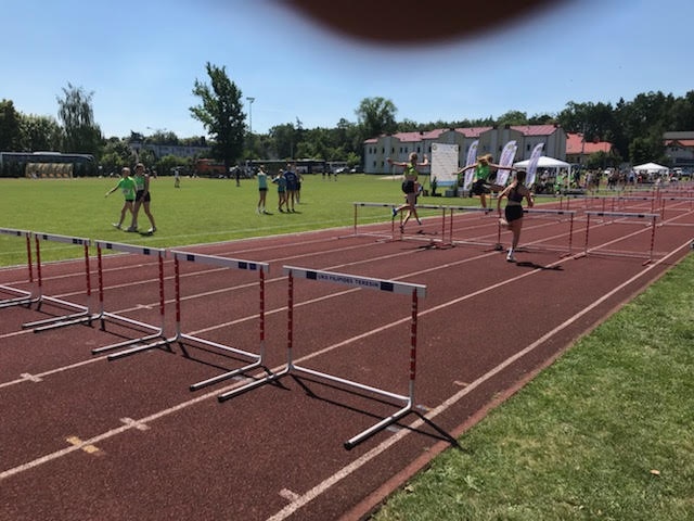 Zawodnicy UKS Clan z kolejnymi rekordami w Mistrzostwach Mazowsza U14 [15.06.2024] - zdjęcie #3 - eOstroleka.pl