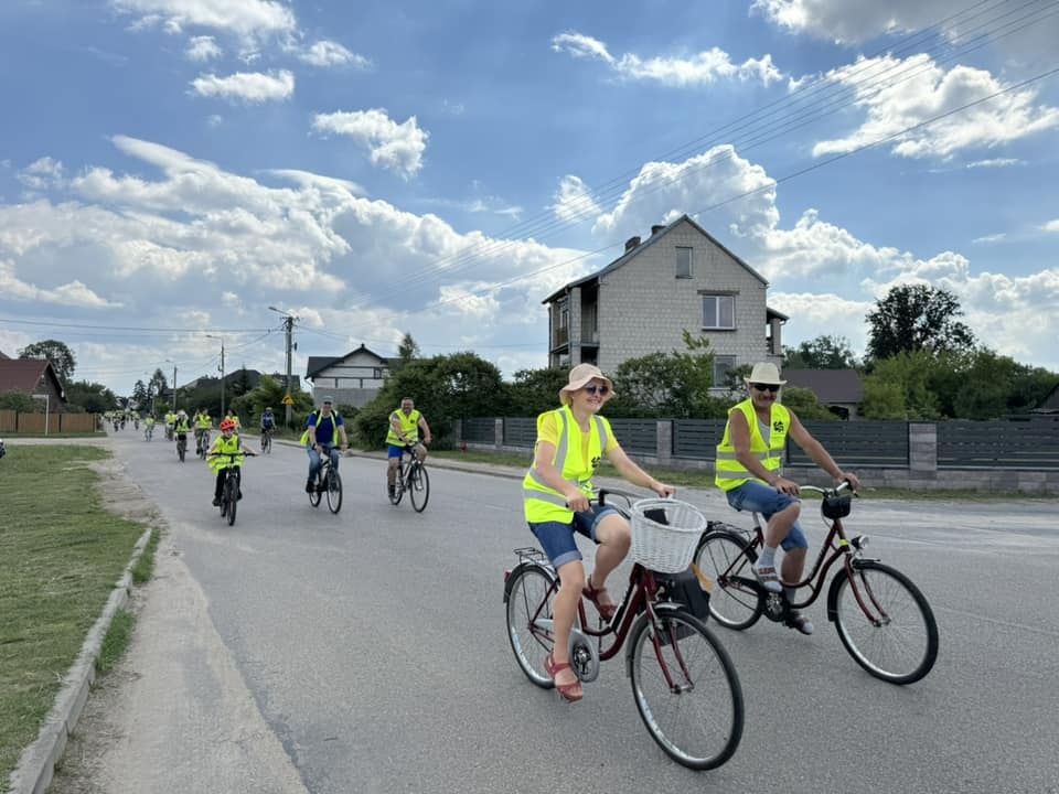 Rodzinny Rajd Rowerowy w gminie Olszewo-Borki - zdjęcie #9 - eOstroleka.pl