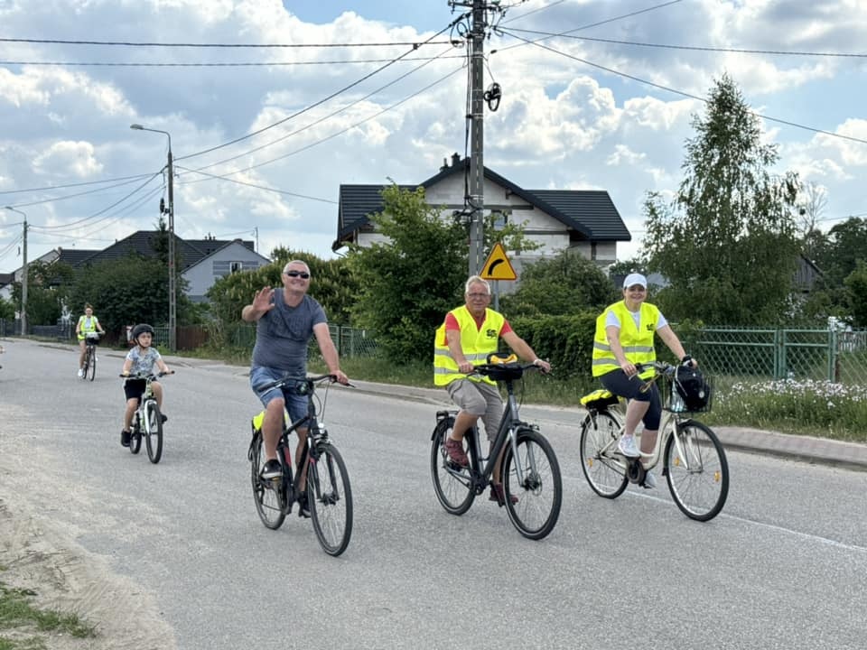 Rodzinny Rajd Rowerowy w gminie Olszewo-Borki - zdjęcie #4 - eOstroleka.pl