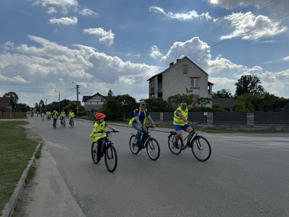 Rodzinny Rajd Rowerowy w gminie Olszewo-Borki - zdjęcie #3 - eOstroleka.pl