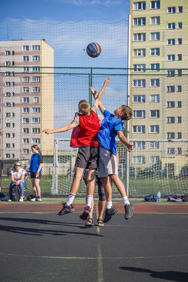 Święto Równości na Koszykarskim Parkiecie w SP 1  - zdjęcie #29 - eOstroleka.pl