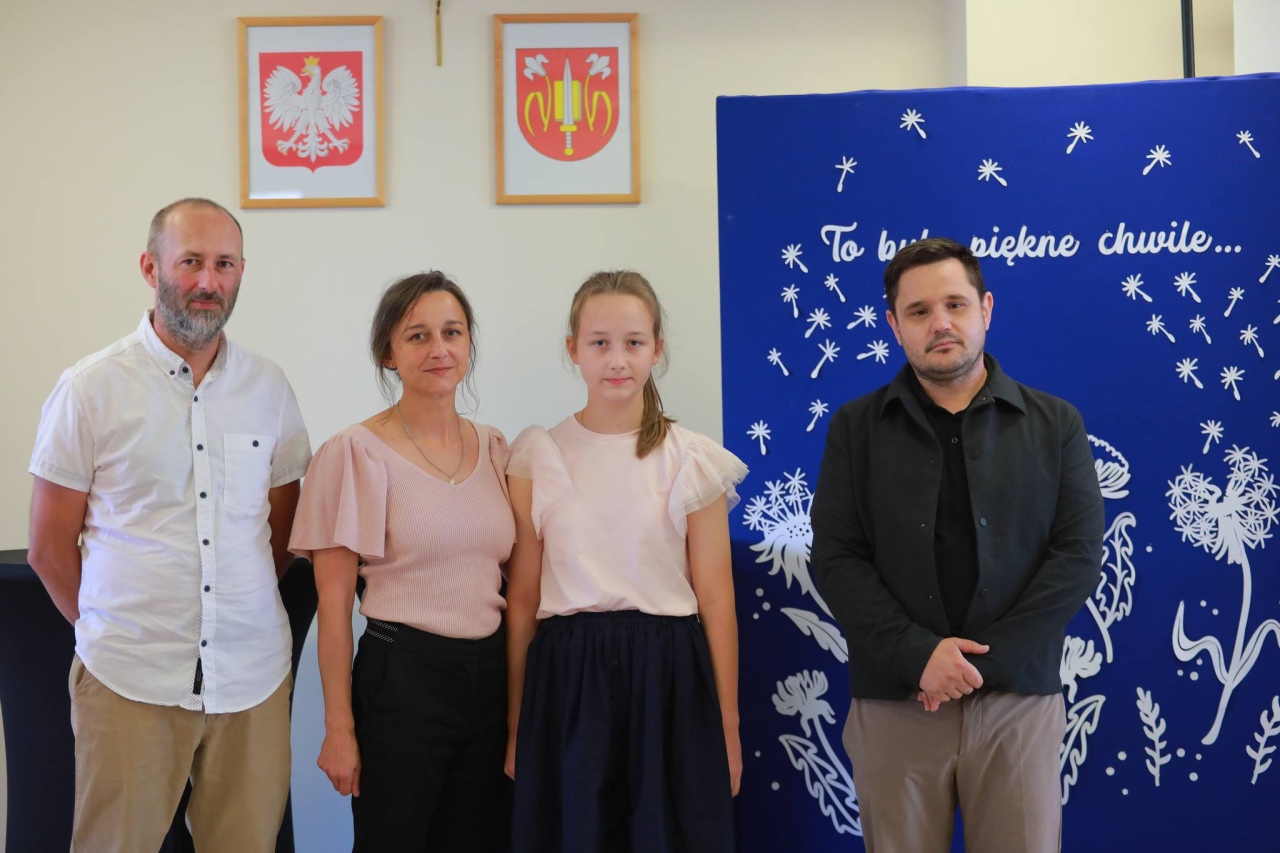 Nagrody dla najzdolniejszych uczniów z gminy Rzekuń [20.06.2024] - zdjęcie #9 - eOstroleka.pl