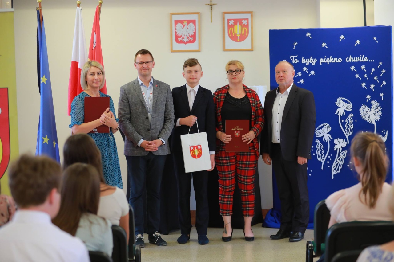 Nagrody dla najzdolniejszych uczniów z gminy Rzekuń [20.06.2024] - zdjęcie #15 - eOstroleka.pl