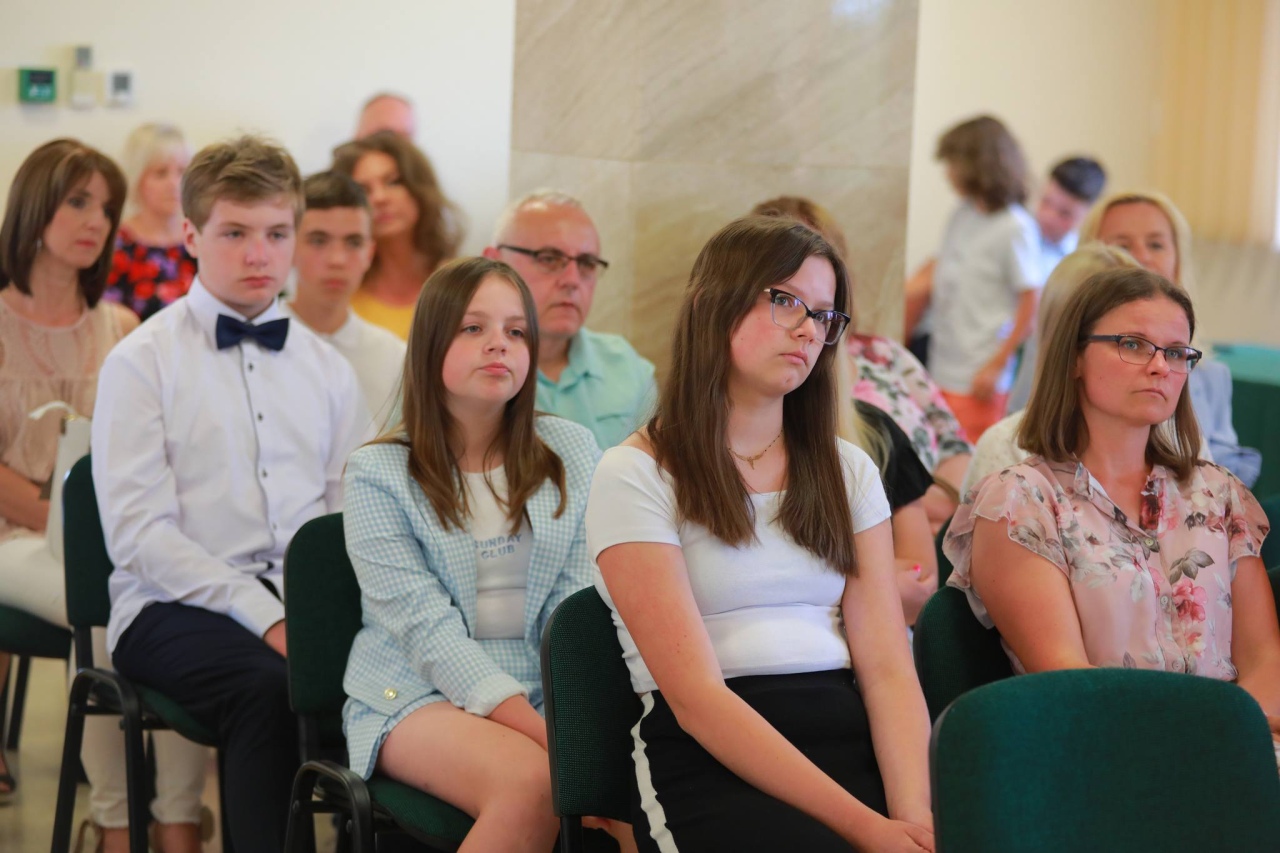Nagrody dla najzdolniejszych uczniów z gminy Rzekuń [20.06.2024] - zdjęcie #5 - eOstroleka.pl