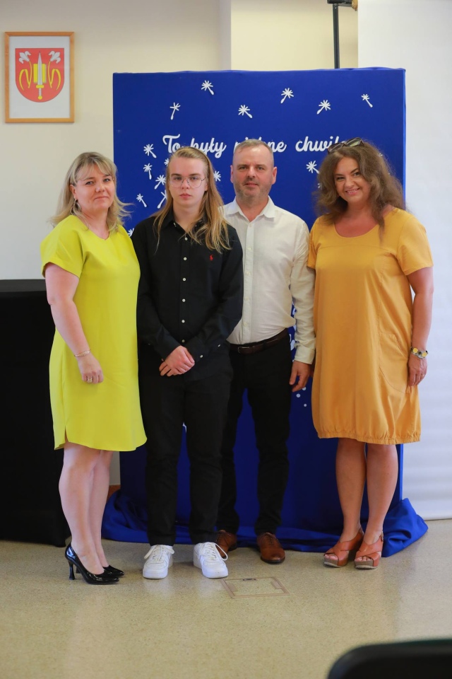 Nagrody dla najzdolniejszych uczniów z gminy Rzekuń [20.06.2024] - zdjęcie #10 - eOstroleka.pl