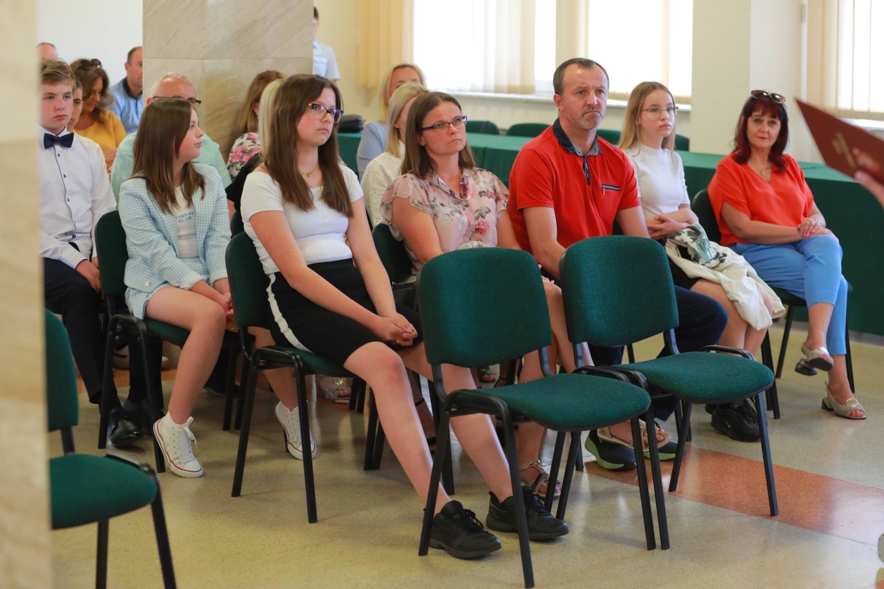 Nagrody dla najzdolniejszych uczniów z gminy Rzekuń [20.06.2024] - zdjęcie #4 - eOstroleka.pl