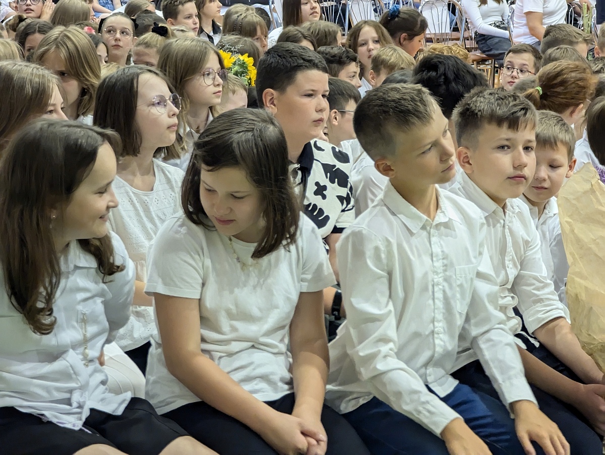 Zakończenie roku szkolnego w Szkole Podstawowej nr 5 w Ostrołęce [21.05.2024] - zdjęcie #106 - eOstroleka.pl