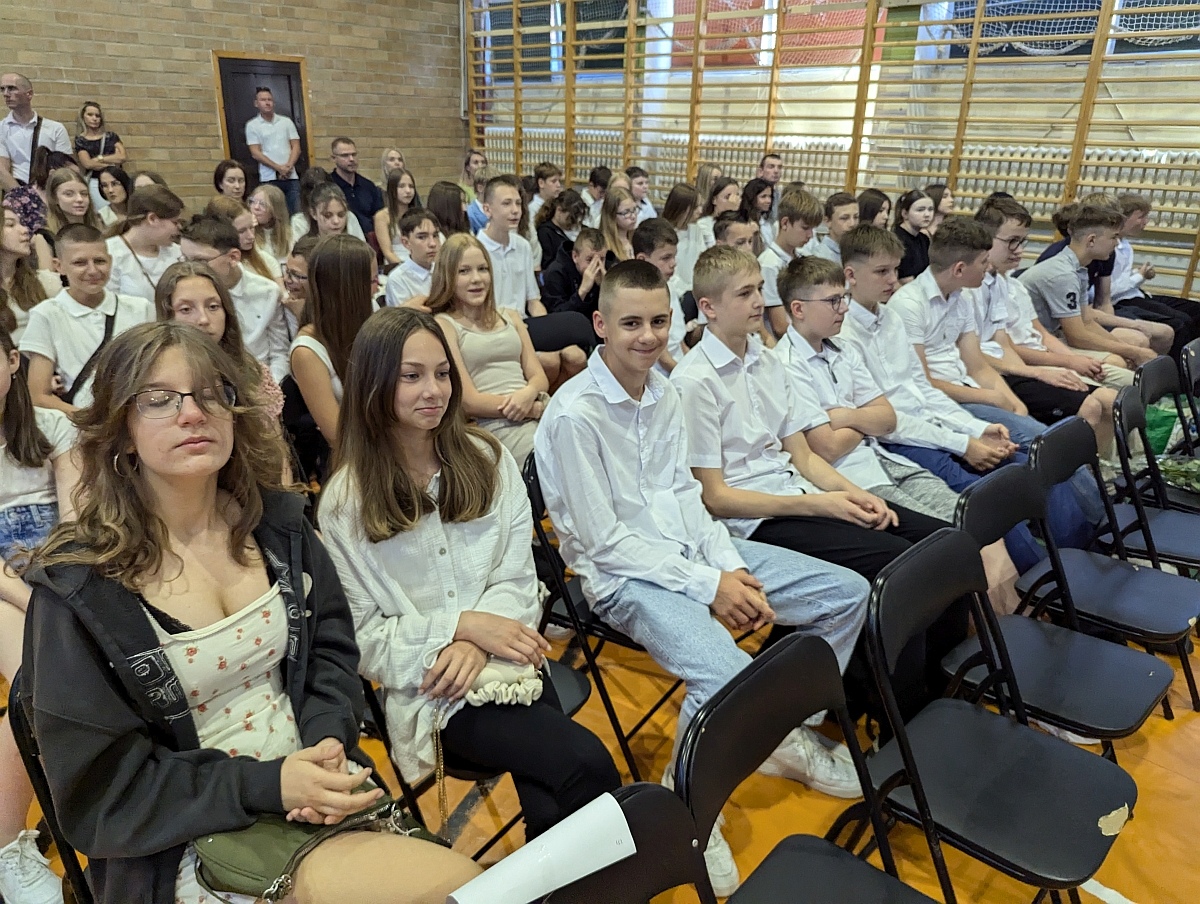 Zakończenie roku szkolnego w Szkole Podstawowej nr 5 w Ostrołęce [21.05.2024] - zdjęcie #89 - eOstroleka.pl