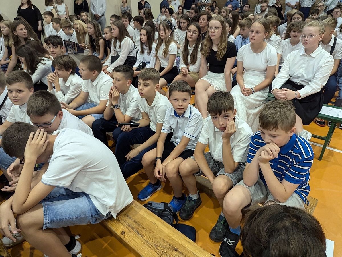 Zakończenie roku szkolnego w Szkole Podstawowej nr 5 w Ostrołęce [21.05.2024] - zdjęcie #84 - eOstroleka.pl