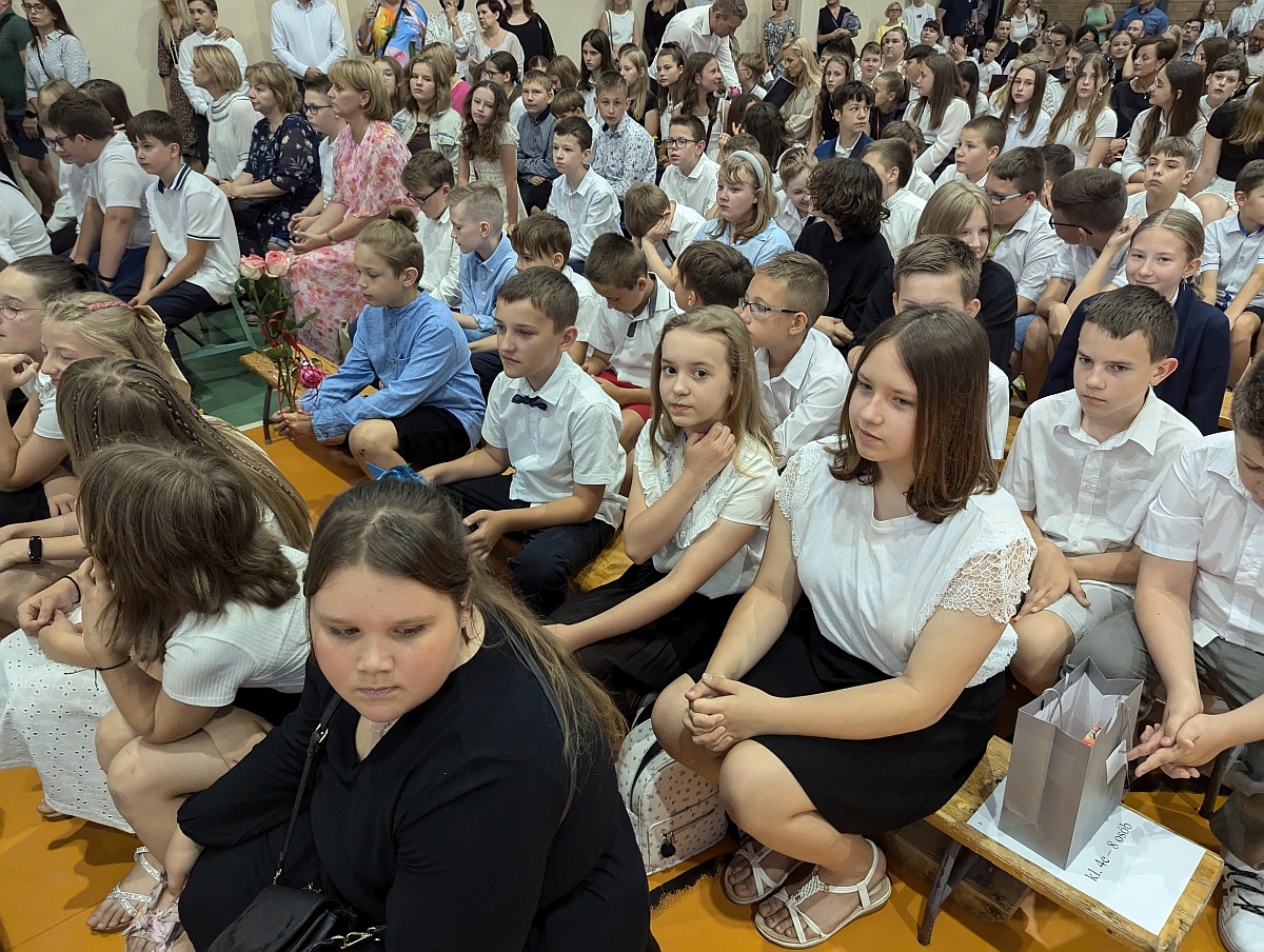 Zakończenie roku szkolnego w Szkole Podstawowej nr 5 w Ostrołęce [21.05.2024] - zdjęcie #79 - eOstroleka.pl