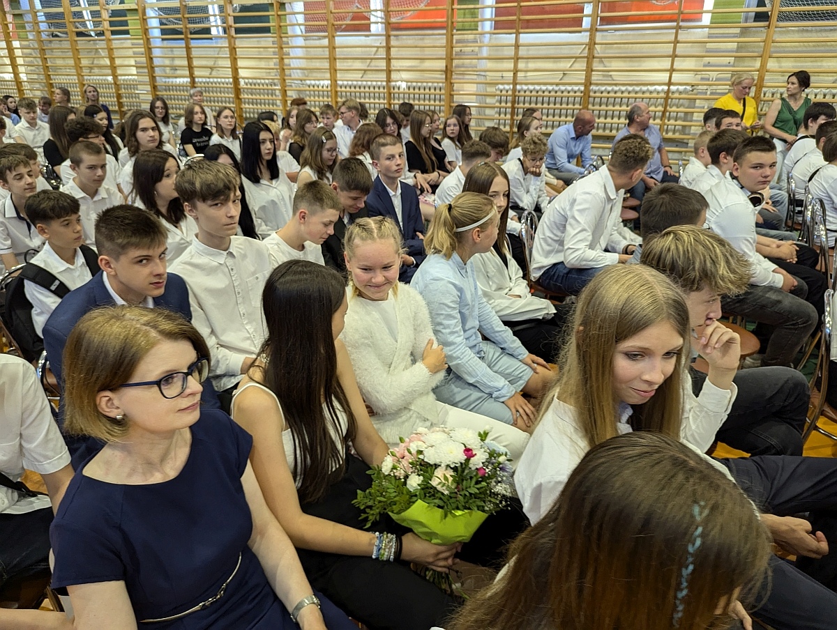 Zakończenie roku szkolnego w Szkole Podstawowej nr 5 w Ostrołęce [21.05.2024] - zdjęcie #74 - eOstroleka.pl