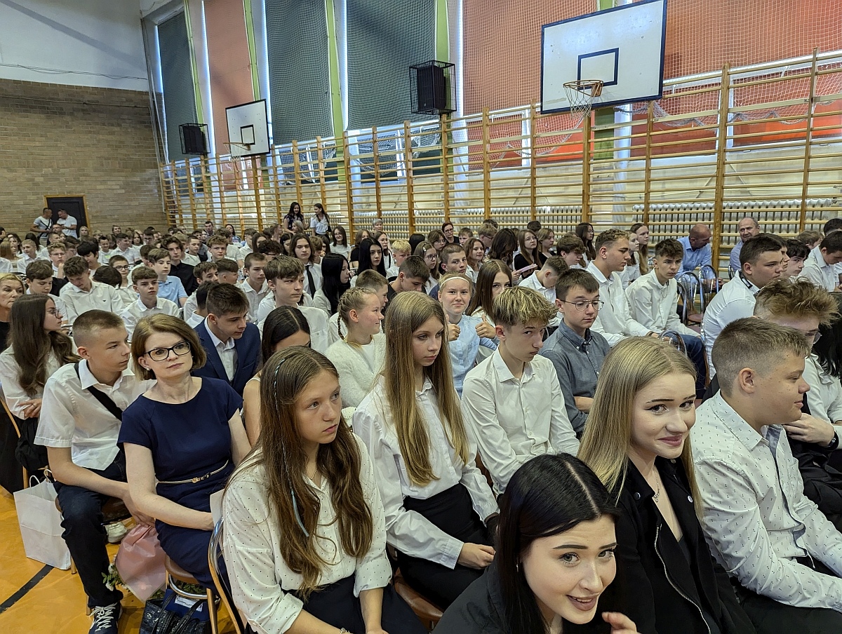 Zakończenie roku szkolnego w Szkole Podstawowej nr 5 w Ostrołęce [21.05.2024] - zdjęcie #69 - eOstroleka.pl