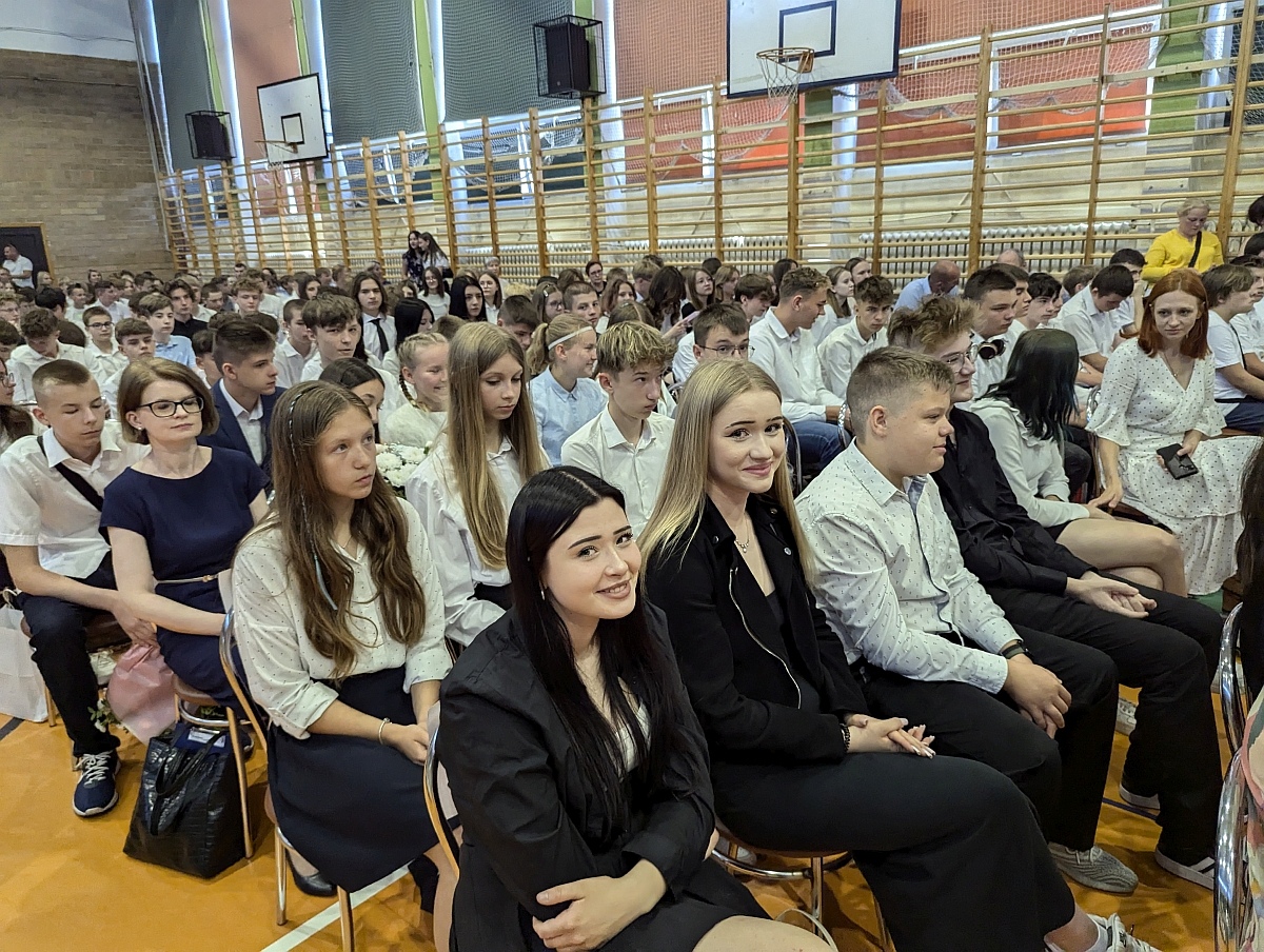 Zakończenie roku szkolnego w Szkole Podstawowej nr 5 w Ostrołęce [21.05.2024] - zdjęcie #68 - eOstroleka.pl
