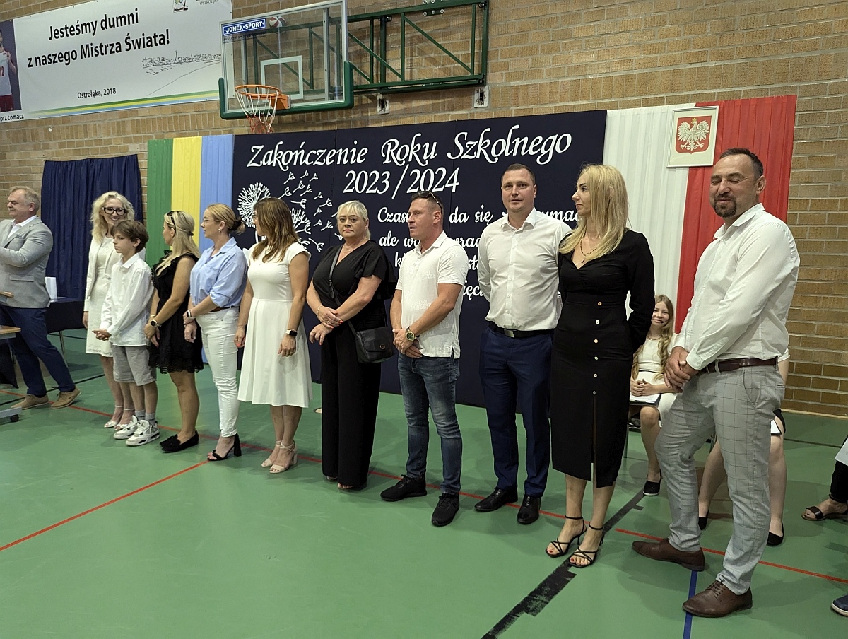 Zakończenie roku szkolnego w Szkole Podstawowej nr 5 w Ostrołęce [21.05.2024] - zdjęcie #60 - eOstroleka.pl