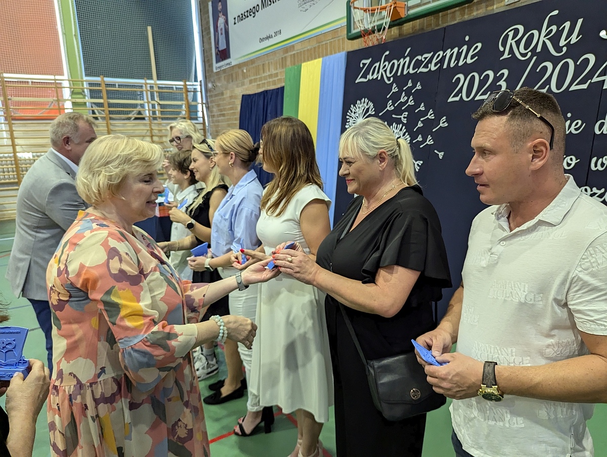 Zakończenie roku szkolnego w Szkole Podstawowej nr 5 w Ostrołęce [21.05.2024] - zdjęcie #53 - eOstroleka.pl