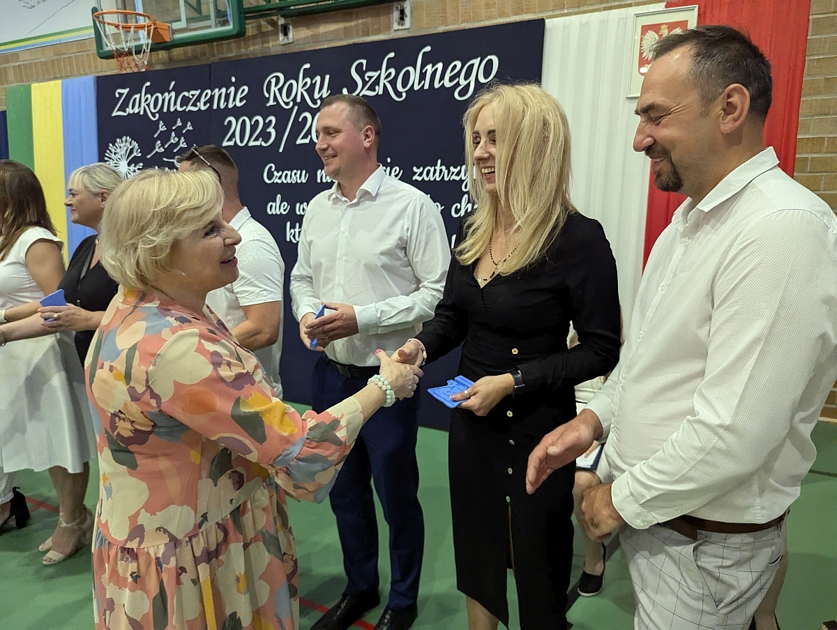 Zakończenie roku szkolnego w Szkole Podstawowej nr 5 w Ostrołęce [21.05.2024] - zdjęcie #50 - eOstroleka.pl