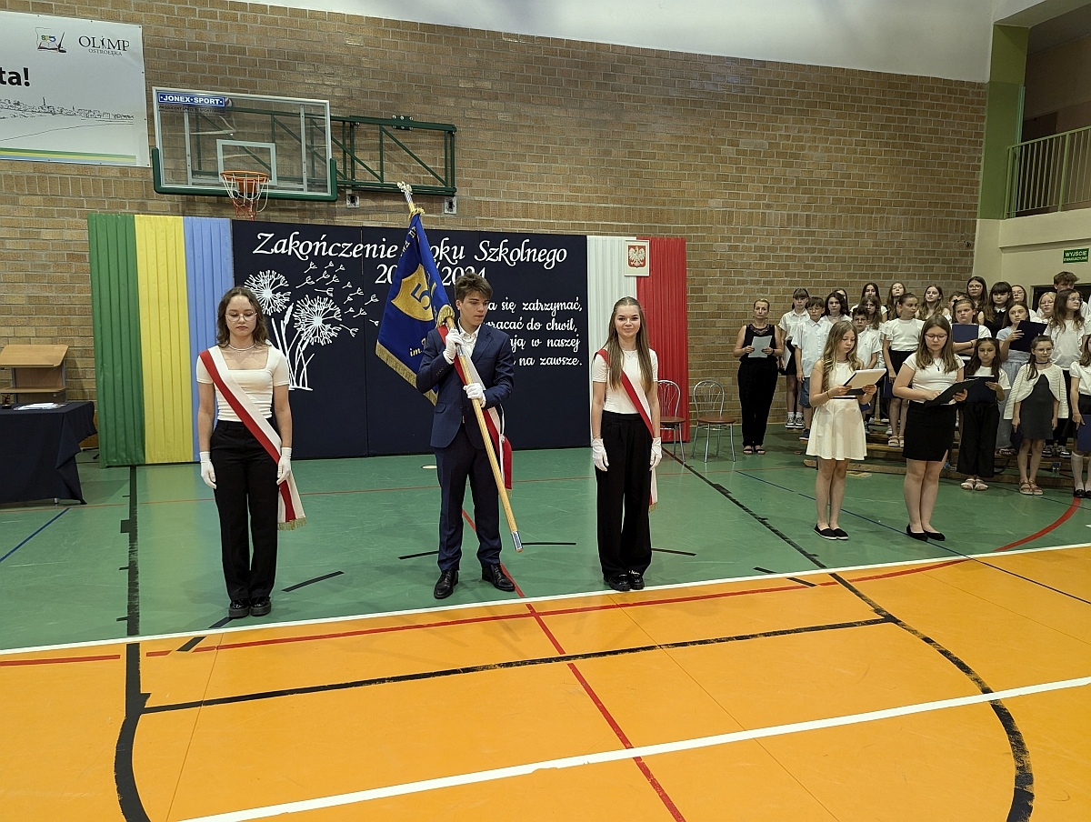 Zakończenie roku szkolnego w Szkole Podstawowej nr 5 w Ostrołęce [21.05.2024] - zdjęcie #26 - eOstroleka.pl