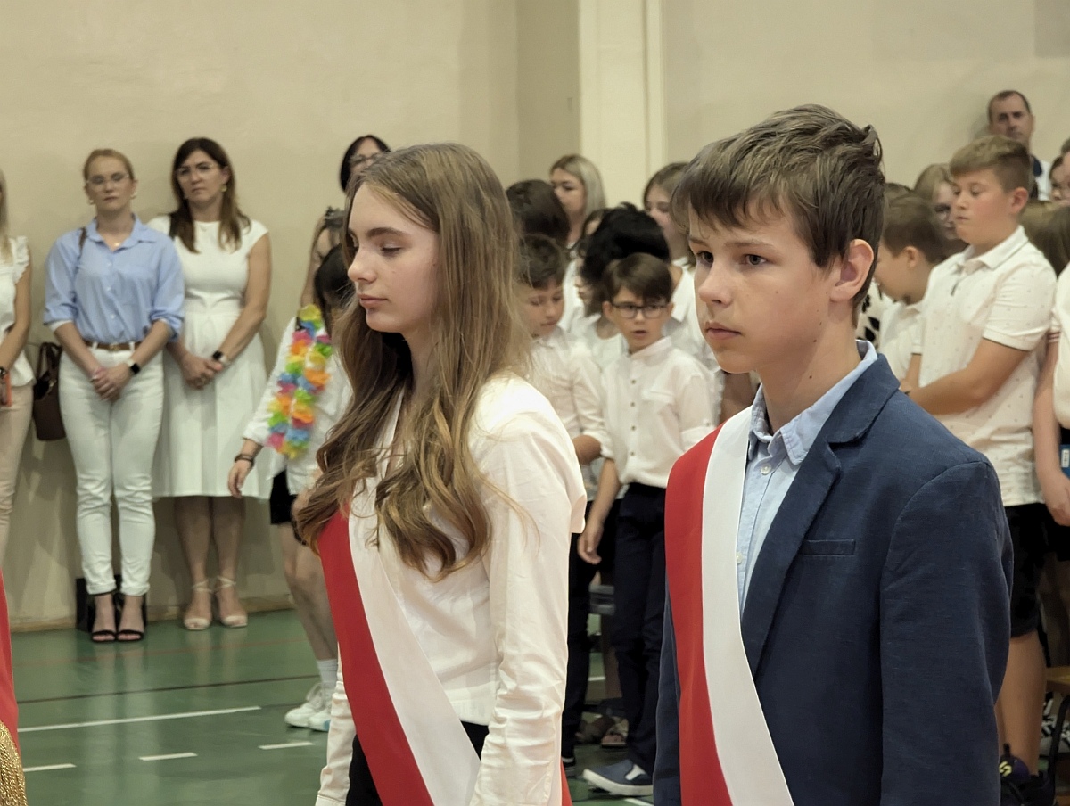 Zakończenie roku szkolnego w Szkole Podstawowej nr 5 w Ostrołęce [21.05.2024] - zdjęcie #14 - eOstroleka.pl