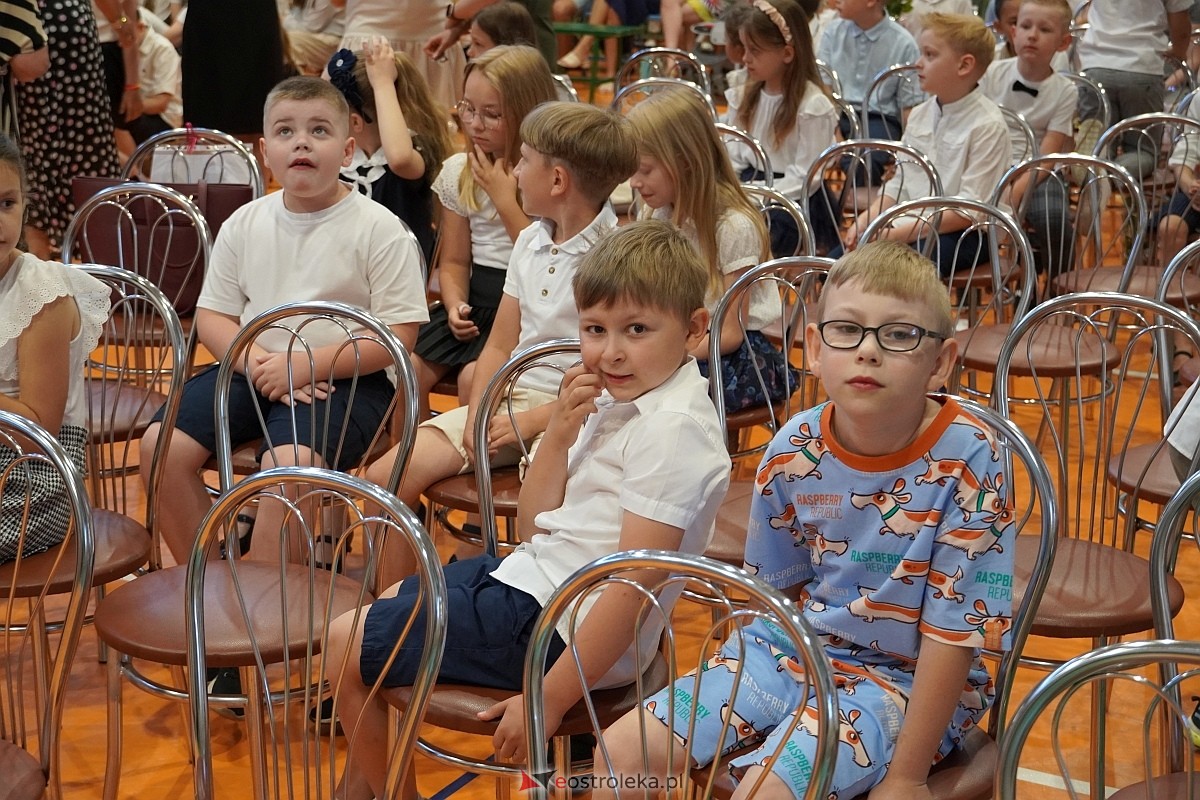 Zakończenie roku szkolnego w Szkole Podstawowej nr 5 w Ostrołęce [21.05.2024] - zdjęcie #216 - eOstroleka.pl