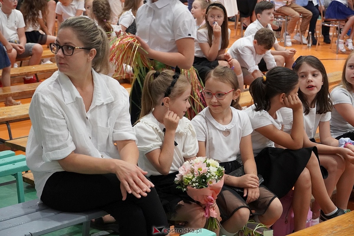 Zakończenie roku szkolnego w Szkole Podstawowej nr 5 w Ostrołęce [21.05.2024] - zdjęcie #213 - eOstroleka.pl