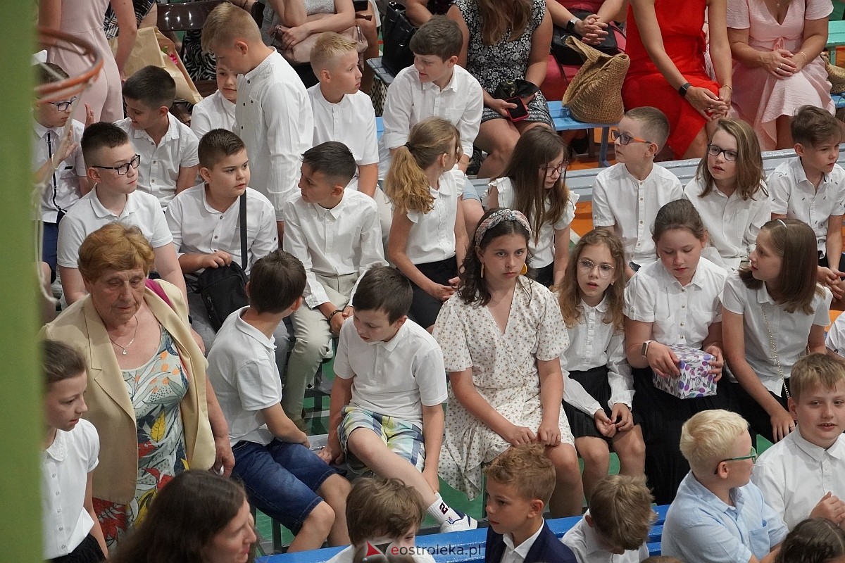 Zakończenie roku szkolnego w Szkole Podstawowej nr 5 w Ostrołęce [21.05.2024] - zdjęcie #205 - eOstroleka.pl