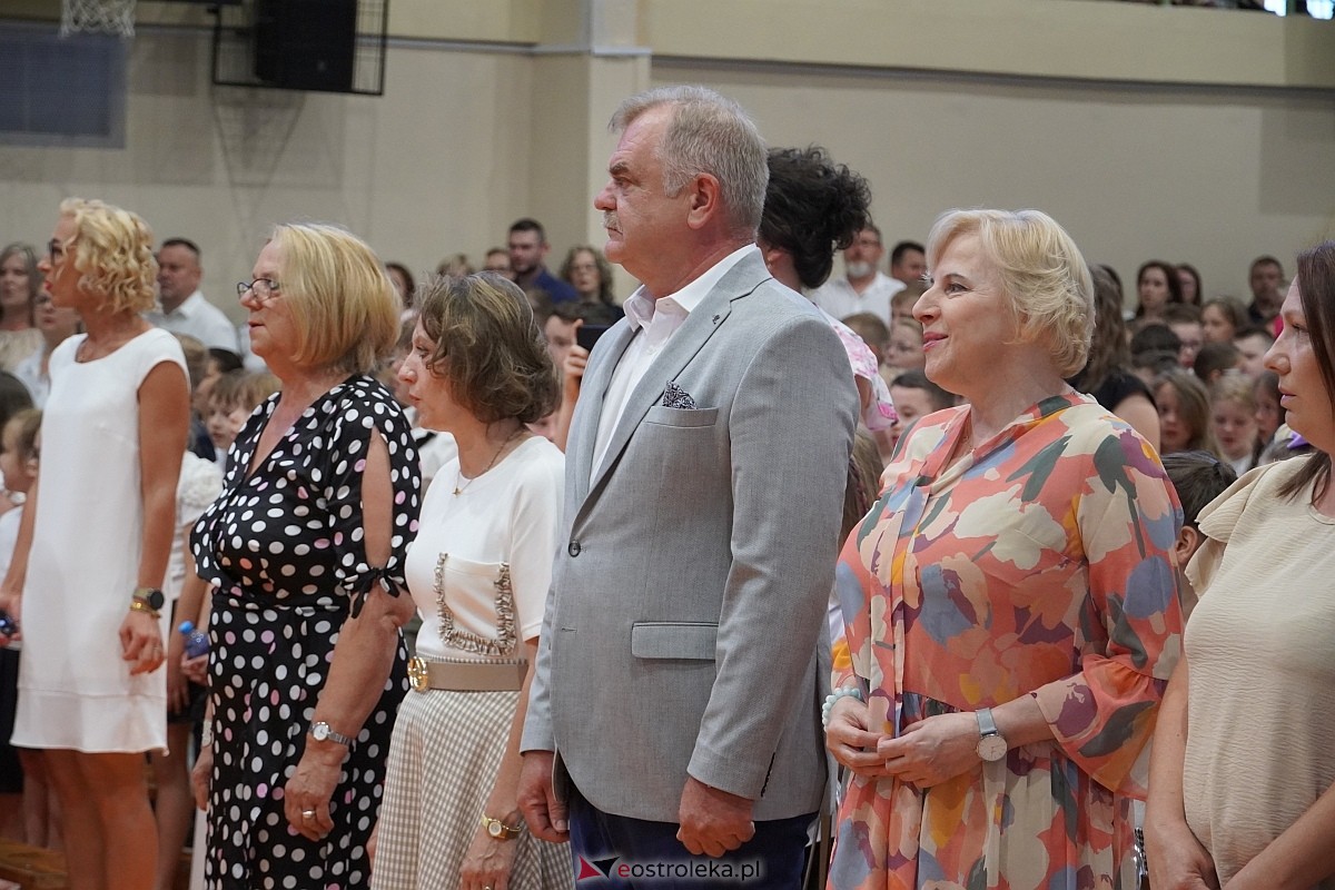 Zakończenie roku szkolnego w Szkole Podstawowej nr 5 w Ostrołęce [21.05.2024] - zdjęcie #199 - eOstroleka.pl