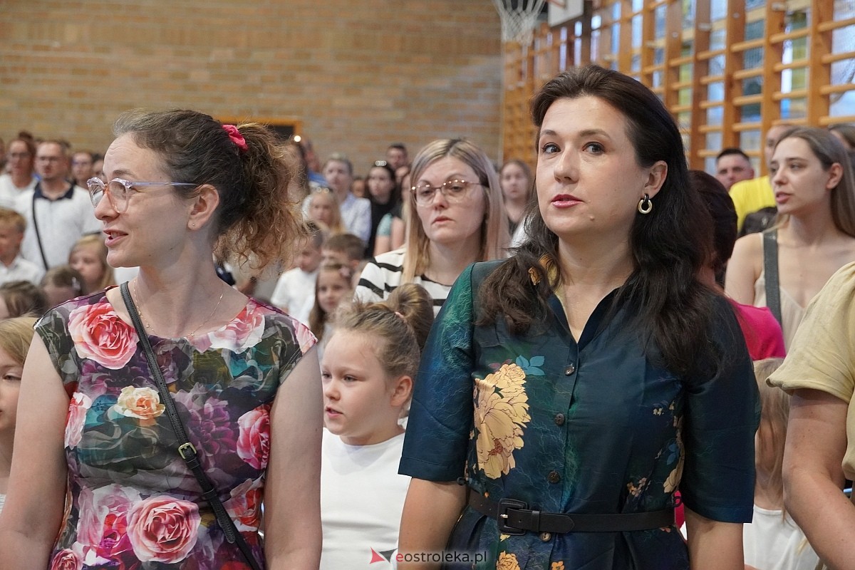Zakończenie roku szkolnego w Szkole Podstawowej nr 5 w Ostrołęce [21.05.2024] - zdjęcie #197 - eOstroleka.pl