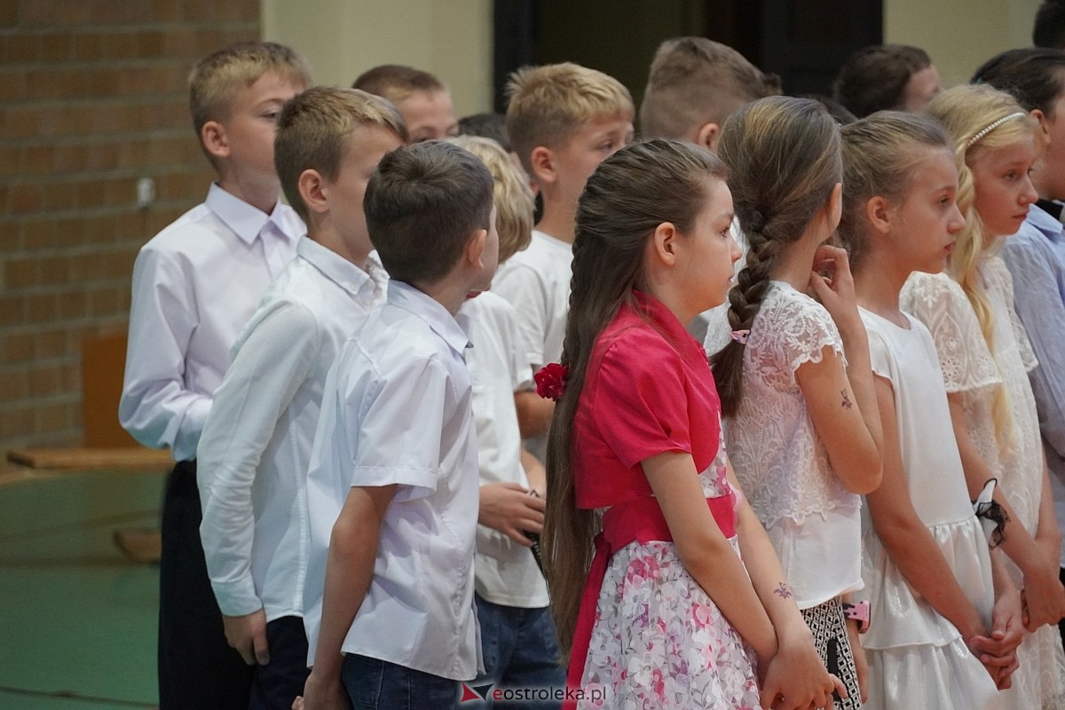 Zakończenie roku szkolnego w Szkole Podstawowej nr 5 w Ostrołęce [21.05.2024] - zdjęcie #186 - eOstroleka.pl