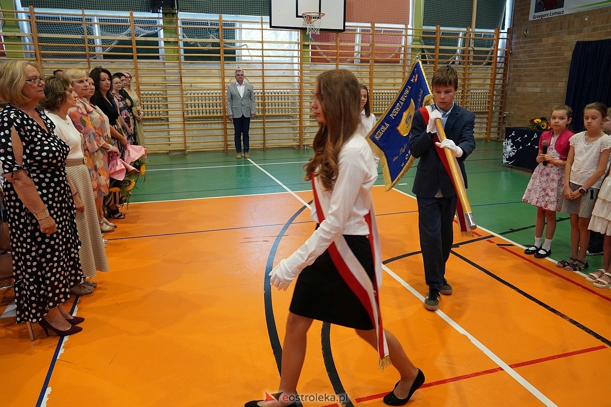 Zakończenie roku szkolnego w Szkole Podstawowej nr 5 w Ostrołęce [21.05.2024] - zdjęcie #173 - eOstroleka.pl