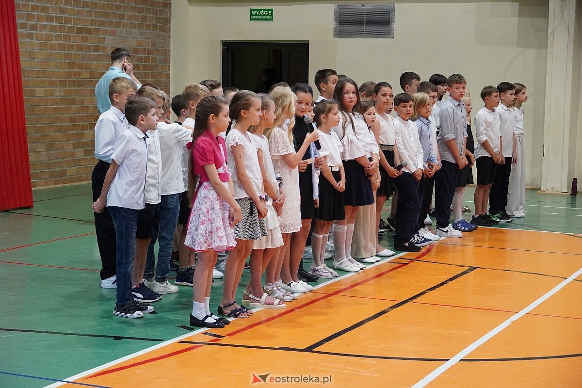 Zakończenie roku szkolnego w Szkole Podstawowej nr 5 w Ostrołęce [21.05.2024] - zdjęcie #171 - eOstroleka.pl
