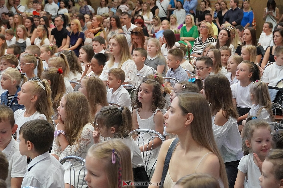 Zakończenie roku szkolnego w Szkole Podstawowej nr 5 w Ostrołęce [21.05.2024] - zdjęcie #169 - eOstroleka.pl