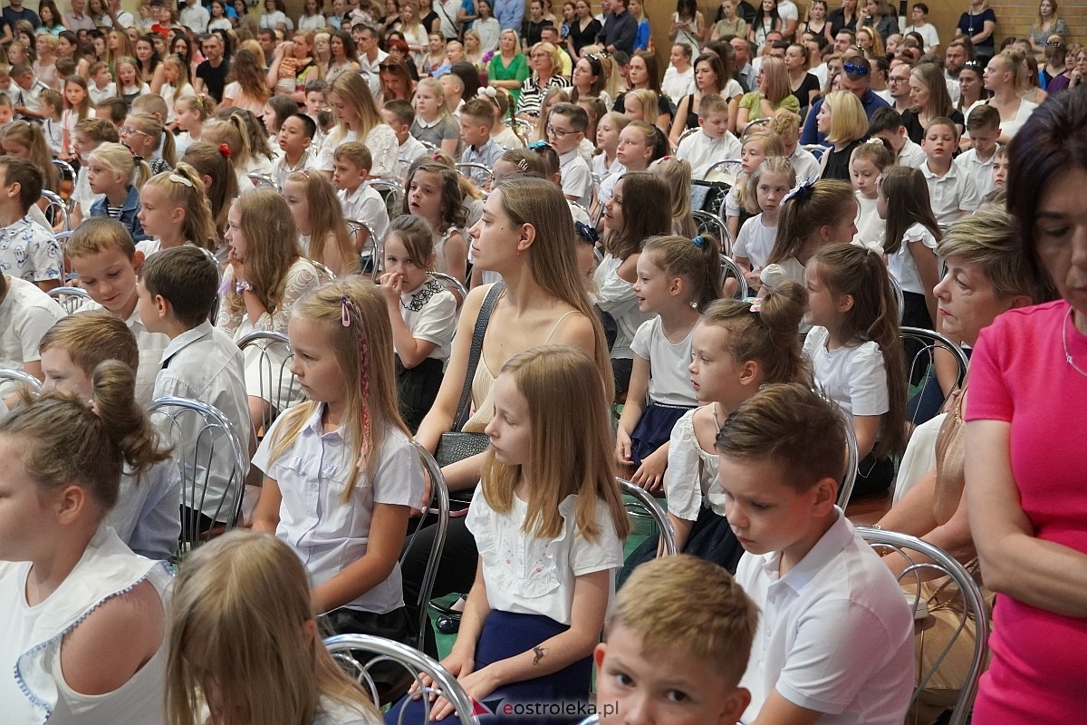 Zakończenie roku szkolnego w Szkole Podstawowej nr 5 w Ostrołęce [21.05.2024] - zdjęcie #167 - eOstroleka.pl